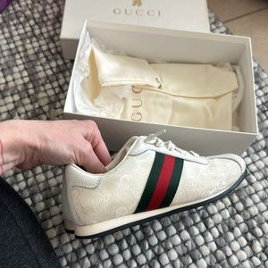 GUCCI SNEAKERS SIZE 29